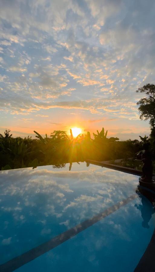 Sunset Hill Lembongan Hotel Luaran gambar