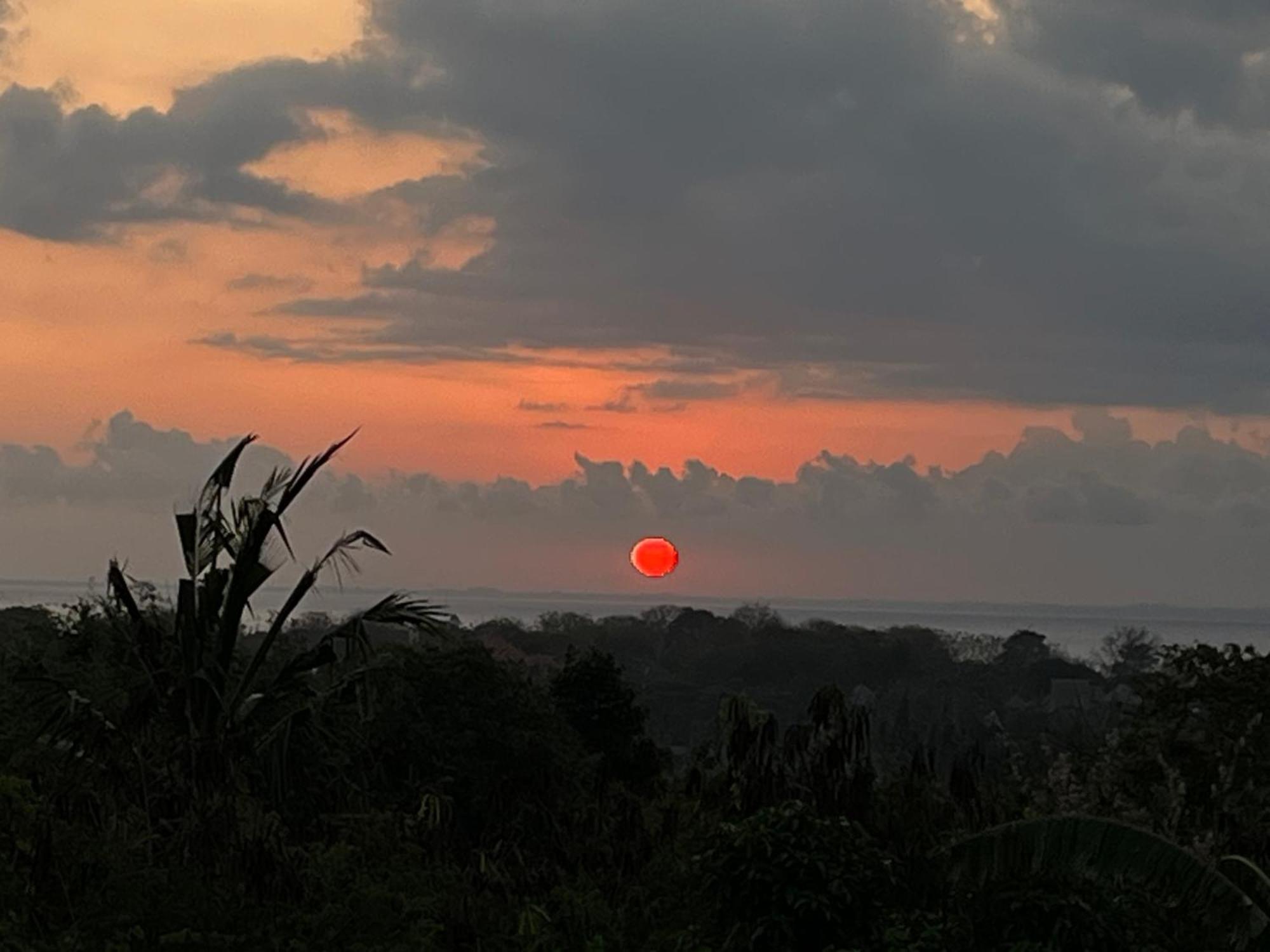 Sunset Hill Lembongan Hotel Luaran gambar